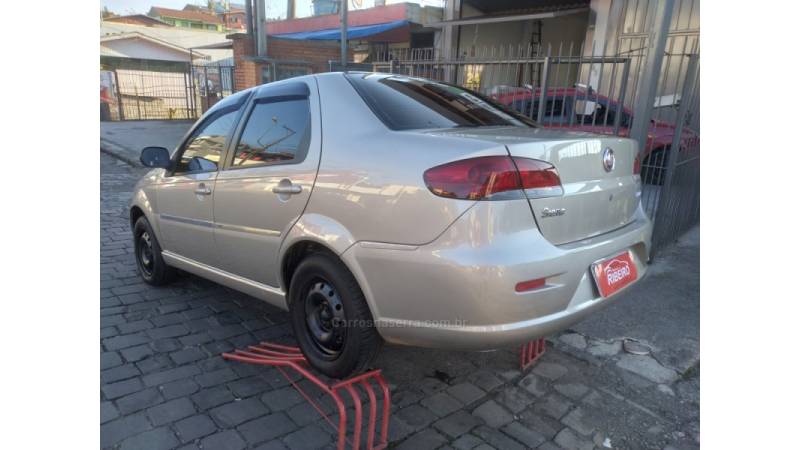 FIAT - SIENA - 2015/2015 - Bege - Sob Consulta