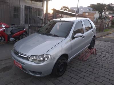 FIAT - PALIO - 2010/2011 - Prata - R$ 25.900,00