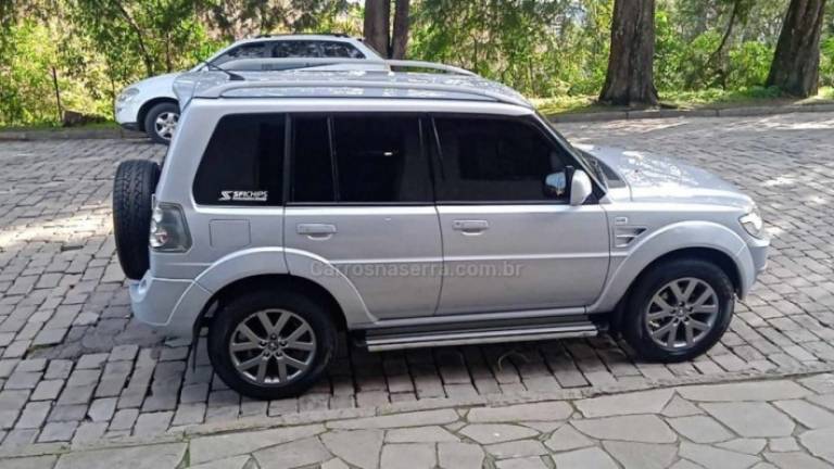 MITSUBISHI - PAJERO TR4 - 2012/2012 - Prata - R$ 59.900,00